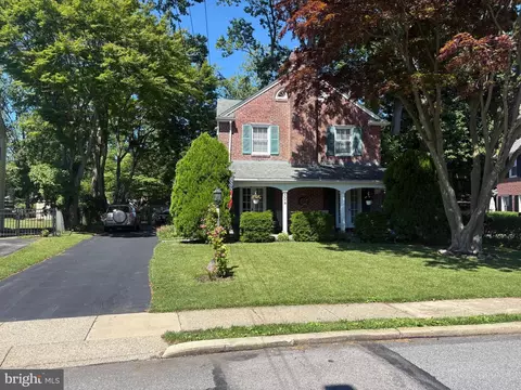 304 Shelbourne Rd, Havertown, PA 19083