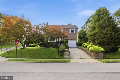 293 Friendship Rd, Drexel Hill, PA 19026