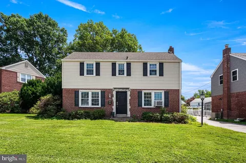 203 Pine Ridge Rd, Havertown, PA 19083