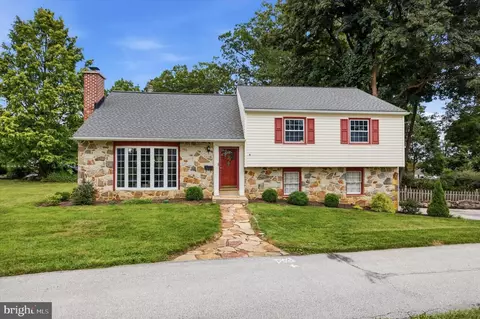 6 Sharpless Ln, Media, PA 19063