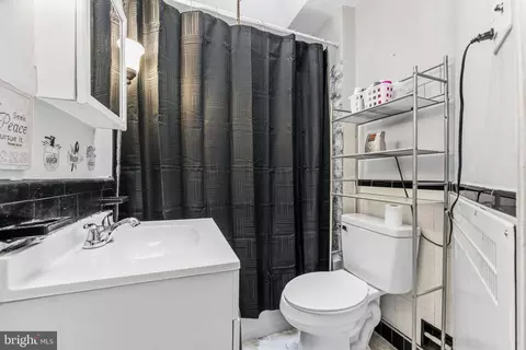 Bath - 540 Snowden Rd, Darby, PA 19082 photo 1 of 1