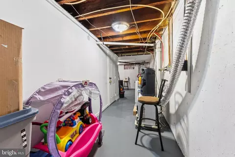 Entry Way - 540 Snowden Rd, Darby, PA 19082 photo 4 of 4