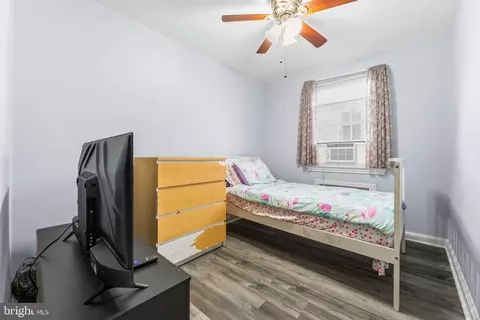 Bedroom - 540 Snowden Rd, Darby, PA 19082 photo 3 of 7