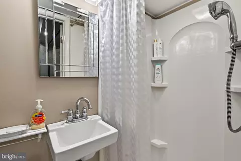 Bath - 2716 Boudwin Ave, Ogden, PA 19061 photo 2 of 4
