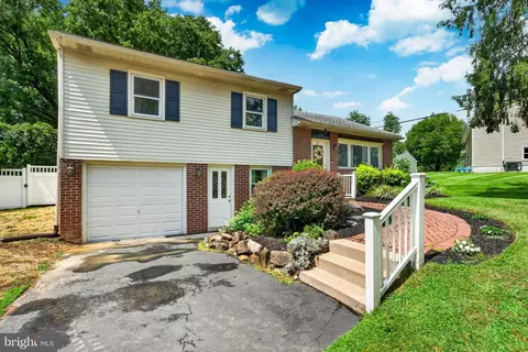 Exterior - 2716 Boudwin Ave, Ogden, PA 19061 photo 5 of 18