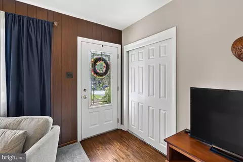 Entry Way - 2716 Boudwin Ave, Ogden, PA 19061 photo 2 of 5