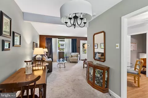 Entry Way - 2716 Boudwin Ave, Ogden, PA 19061 photo 3 of 5