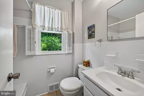 Bath - 2716 Boudwin Ave, Ogden, PA 19061 photo 4 of 4