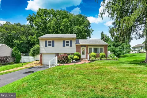 Exterior - 2716 Boudwin Ave, Ogden, PA 19061 photo 4 of 18