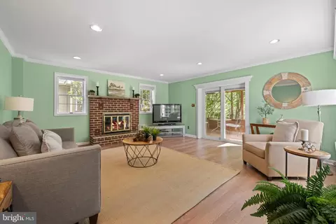 Living - 77 Forest Rd, Springfield, PA 19064 photo 2 of 6