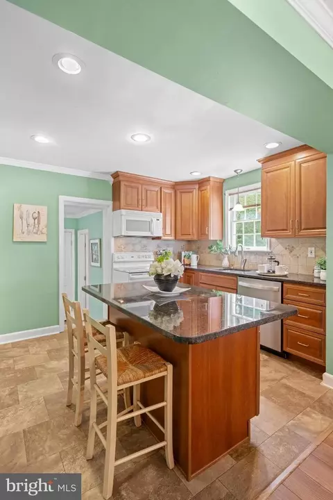 Kitchen - 77 Forest Rd, Springfield, PA 19064 photo 2 of 4