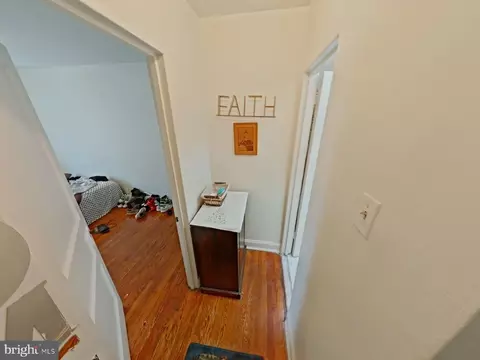 Entry Way - 6846 Marshall Rd, Darby, PA 19082 photo 7 of 9