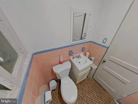 Bath - 6846 Marshall Rd, Darby, PA 19082 photo 2 of 4