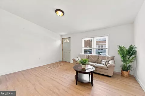 Living - 35 Marshall Ave, Marcus Hook, PA 19061 photo 2 of 6