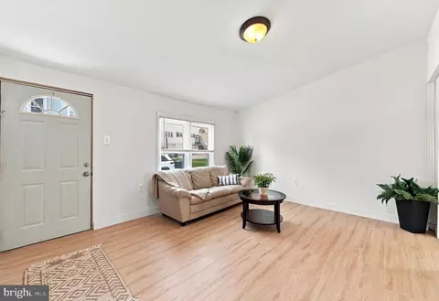 Living - 35 Marshall Ave, Marcus Hook, PA 19061 photo 1 of 6