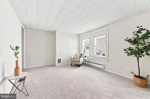 Living - 35 Marshall Ave, Marcus Hook, PA 19061 photo 4 of 6