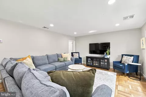 Living - 44 S Brookside Rd, Springfield, PA 19064 photo 3 of 3