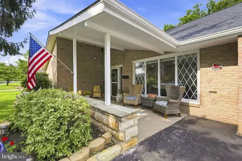 Exterior - 44 S Brookside Rd, Springfield, PA 19064 photo 3 of 10