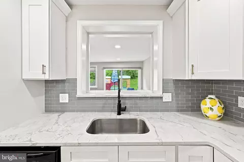 Kitchen - 44 S Brookside Rd, Springfield, PA 19064 photo 9 of 10