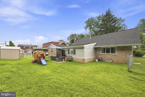 Exterior - 44 S Brookside Rd, Springfield, PA 19064 photo 8 of 10
