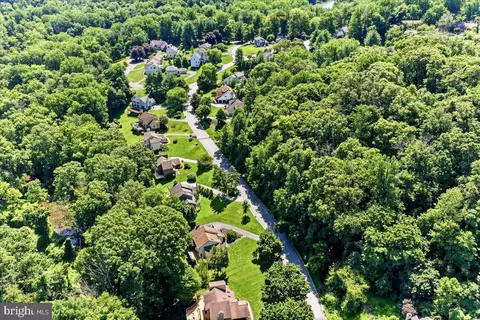 39 Charter Oak Dr, Newtown Square, PA 19073