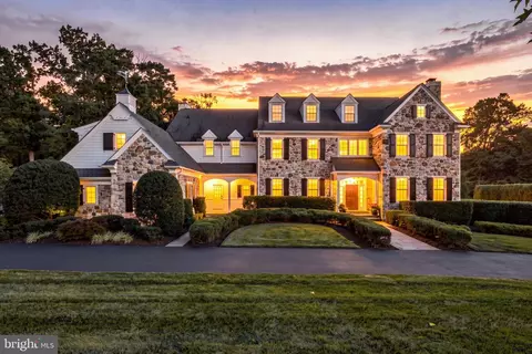 72 Farrier Ln, Newtown Square, PA 19073