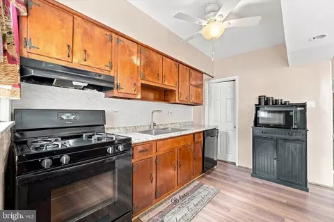 Kitchen - 7 Oakley Rd, Darby, PA 19082 photo 4 of 4