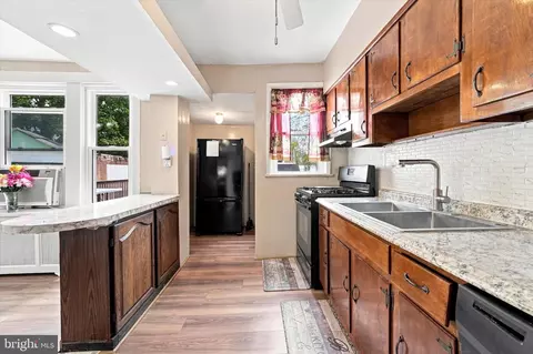 Kitchen - 7 Oakley Rd, Darby, PA 19082 photo 3 of 4
