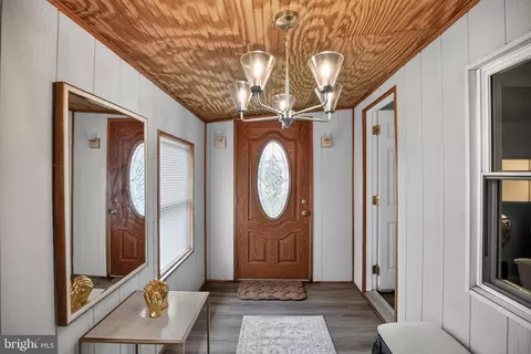 Entry Way - 300 Walnut St, Boothwyn, PA 19061 photo 3 of 12