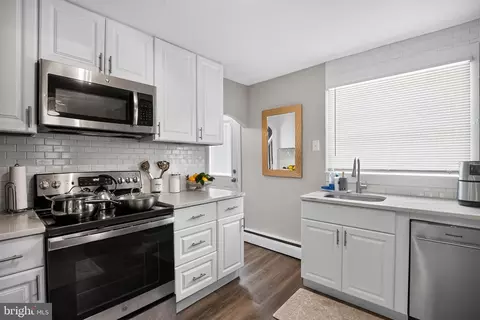Kitchen - 300 Walnut St, Boothwyn, PA 19061 photo 4 of 4