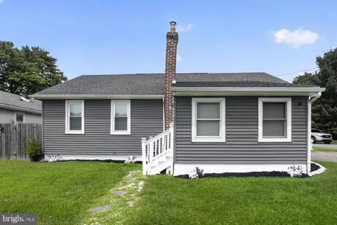 Exterior - 300 Walnut St, Boothwyn, PA 19061 photo 5 of 8