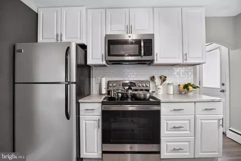 Kitchen - 300 Walnut St, Boothwyn, PA 19061 photo 2 of 4