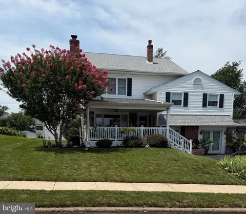320 Columbia Pl, Broomall, PA 19008
