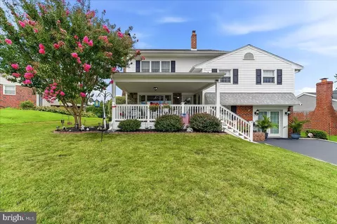320 Columbia Pl, Broomall, PA 19008