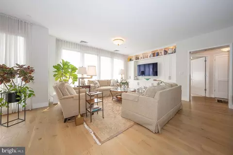 Living - 427 E Lancaster Ave #1301, Wayne, PA 19087 photo 2 of 4
