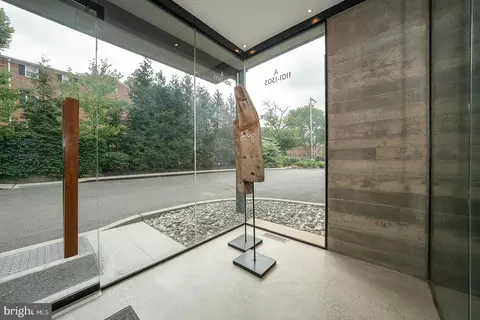 Entry Way - 427 E Lancaster Ave #1301, Wayne, PA 19087 photo 8 of 10