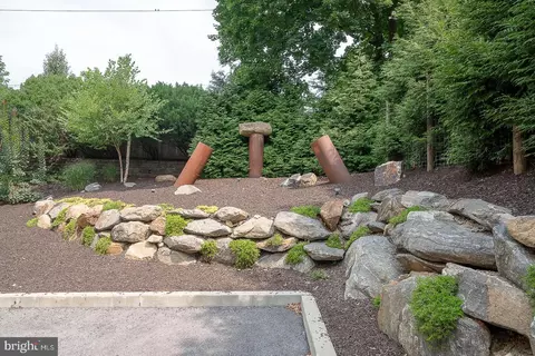Exterior - 427 E Lancaster Ave #1301, Wayne, PA 19087 photo 8 of 10
