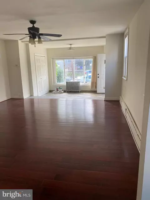Living - 107 Ardsley Rd, Darby, PA 19082 photo 3 of 4