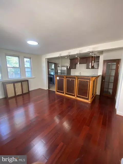 Living - 107 Ardsley Rd, Darby, PA 19082 photo 4 of 4