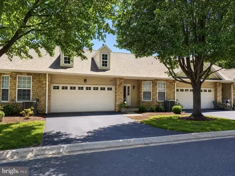 1497 Country Club Dr, Springfield, PA 19064