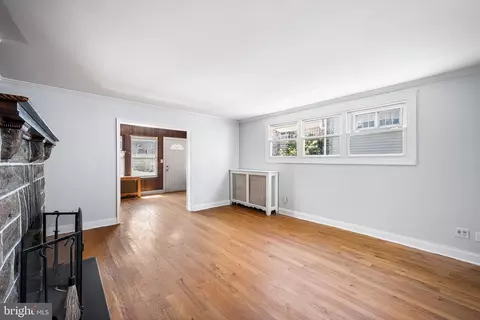 Living - 7441 Rogers Ave, Darby, PA 19082 photo 4 of 7