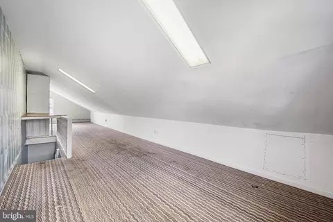 Entry Way - 7441 Rogers Ave, Darby, PA 19082 photo 5 of 9