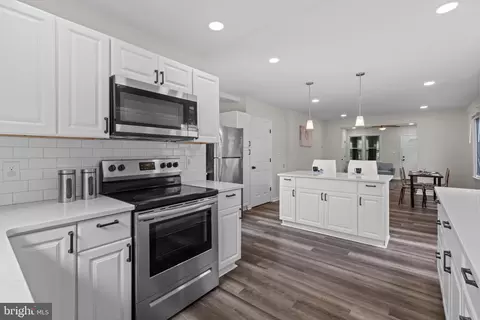 20 Melrose Ave, Lansdowne, PA 19050