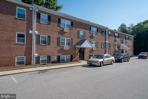 1 Radnor Dr #B 4, Newtown Square, PA 19073