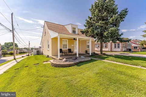 54 Fairview Ave, Clifton Heights, PA 19018
