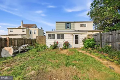 219 Irving St, Marcus Hook, PA 19061