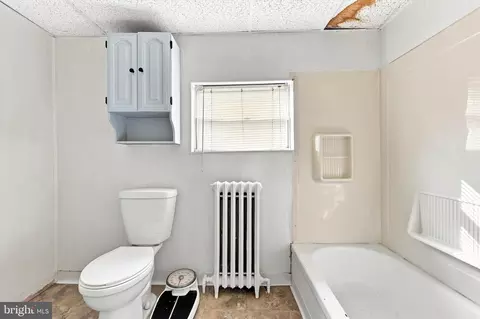 Bath - 219 Irving St, Marcus Hook, PA 19061 photo 1 of 1
