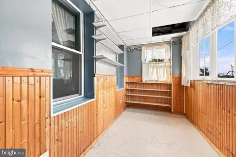 Entry Way - 219 Irving St, Marcus Hook, PA 19061 photo 3 of 3