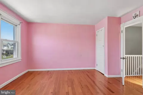 Bedroom - 7046 Clover Ln, Darby, PA 19082 photo 2 of 5