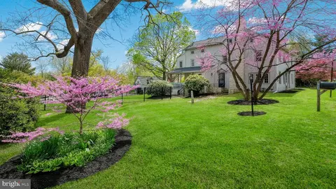 204 W Brookhaven Rd, Wallingford, PA 19086